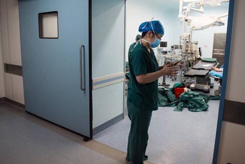 中国超大城市剖宫产率超50% 到底该剖还是顺?