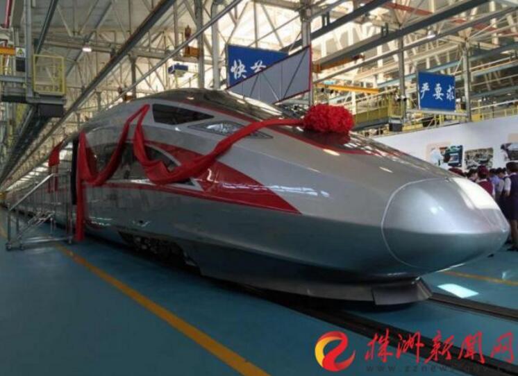 “复兴号”下线仪式启动。