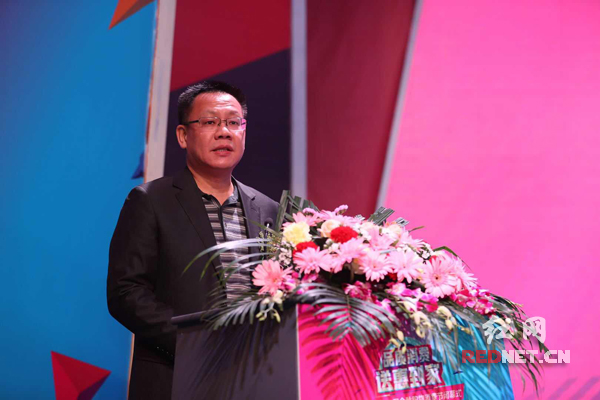 湖南出版集团党委委员、副总经理,湖南红网新媒体集团党委书记、董事长