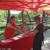 娄星区总工会组织志愿者开展禁毒宣传