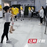 临湘：顶高温 战酷暑 备战湖南第六届艺术节