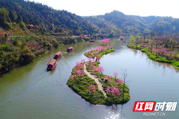 在桃花山,桃源山,五柳湖感受文化之旅;也可以在桃仙岭里看万亩桃林